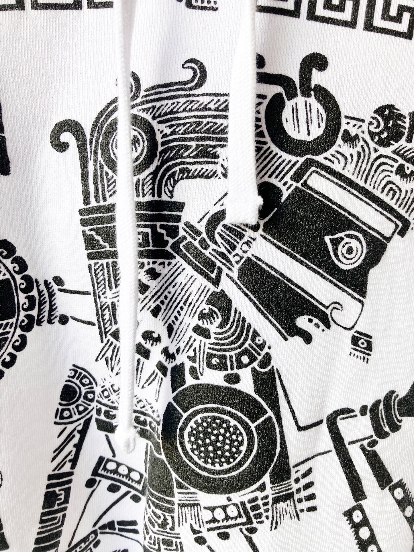 Tezca Woman's Crop Hoodie